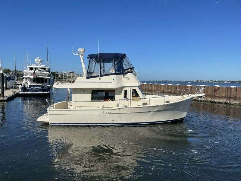 2005 Mainship 