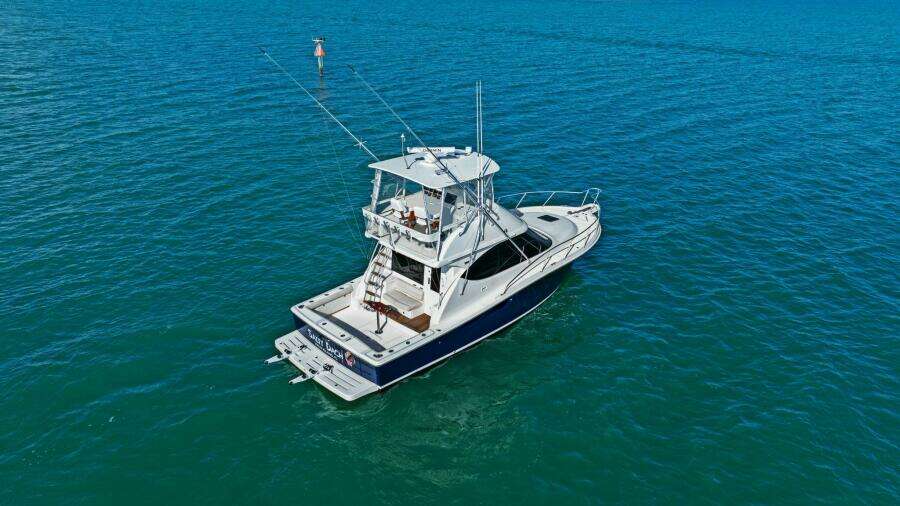 2013 Tiara Yachts 3900 Convertible - Profile