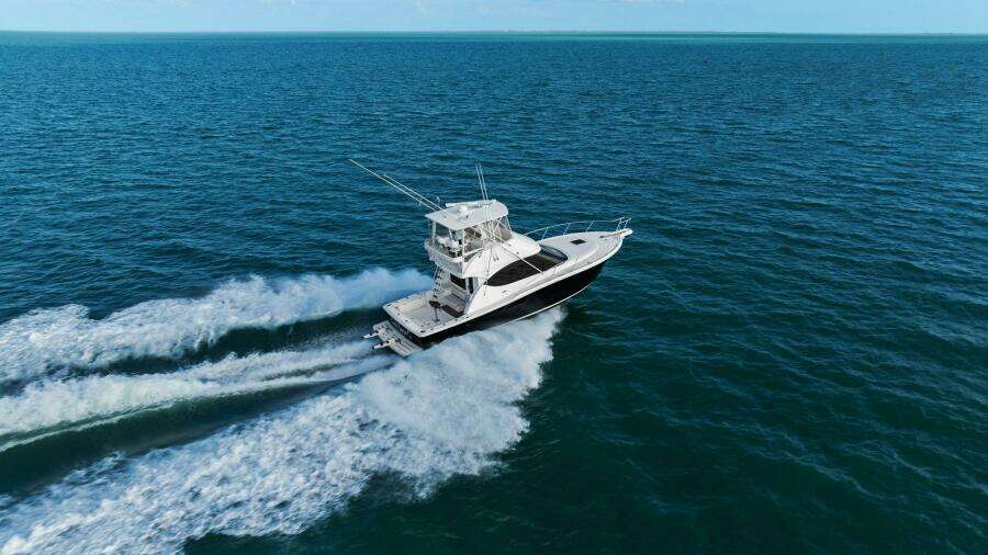 2013 Tiara Yachts 3900 Convertible - Profile 