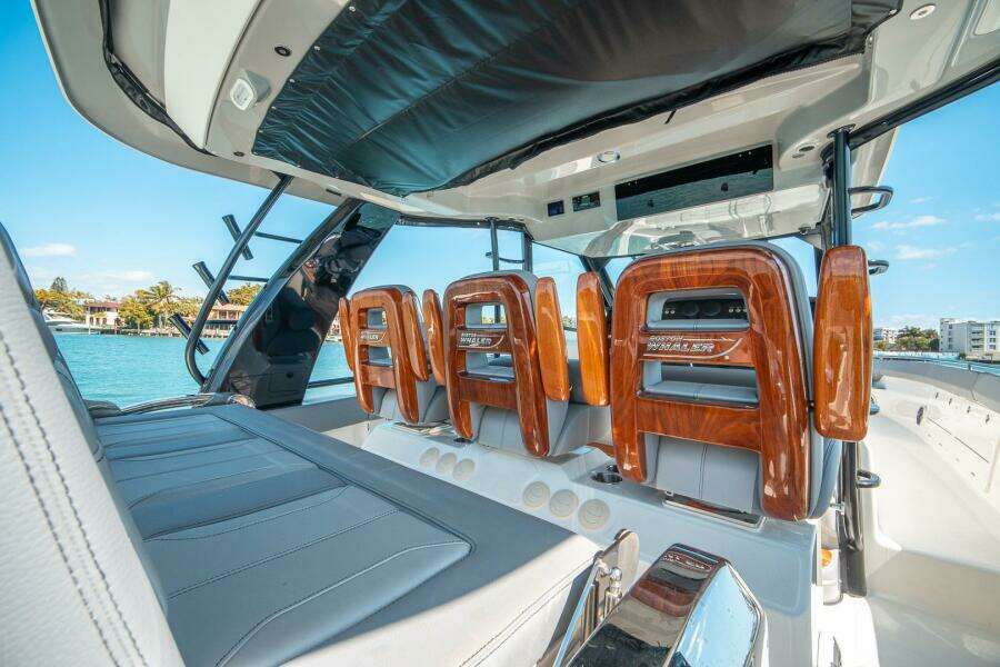 2023 Boston Whaler 420 Outrage