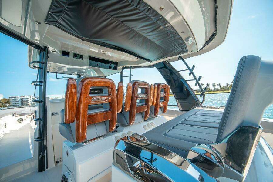 2023 Boston Whaler 420 Outrage