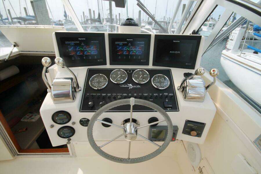 2003 Albemarle 280 Express Fisherman