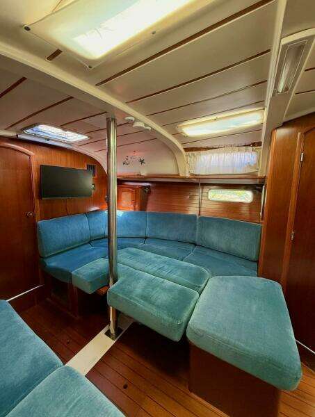 35' Beneteau salon starboard berth conversion2