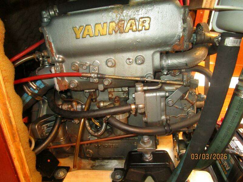 35' Beneteau auxiliary access2