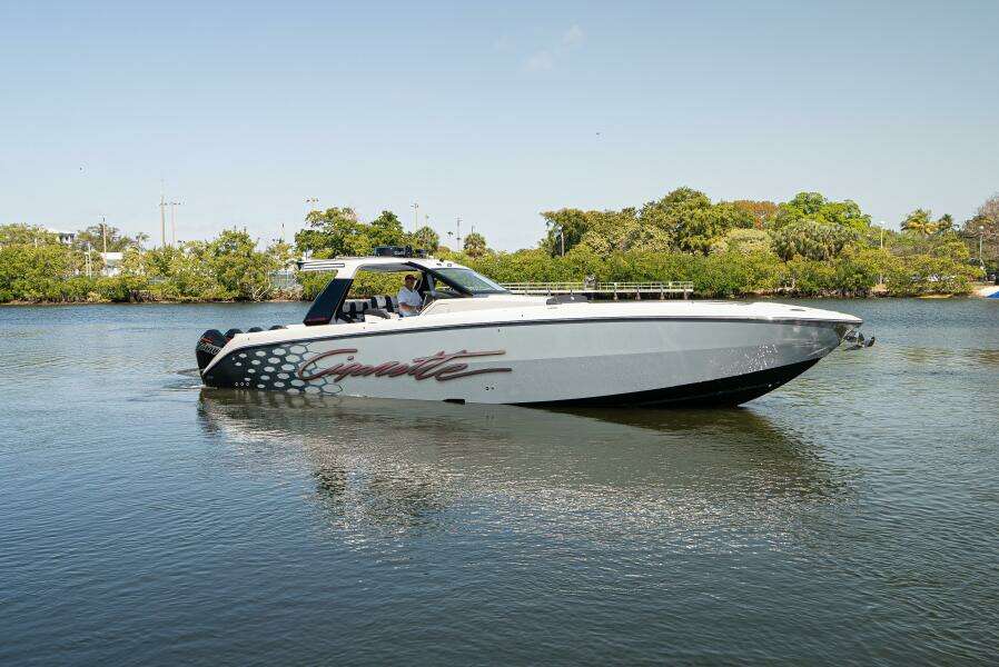 2025 Cigarette Auroris