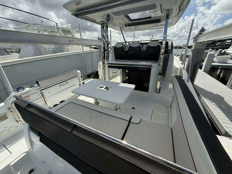 2022 Jeanneau 10.5 Leader WA