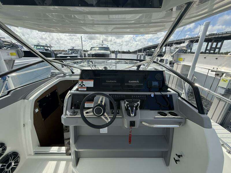 2022 Jeanneau 10.5 Leader WA