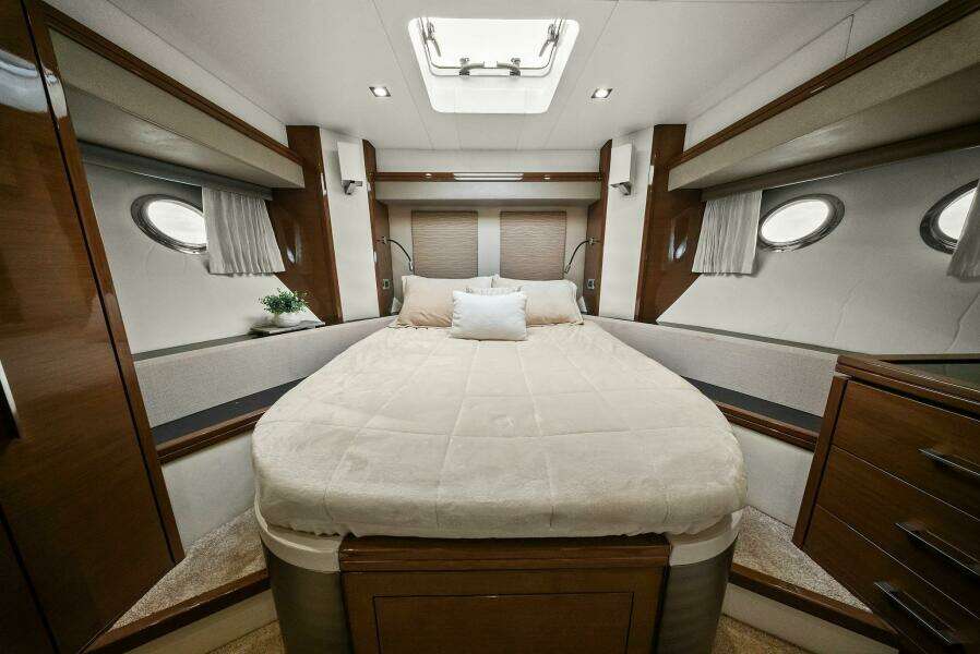 2014 Marquis 630 "7th Heaven" - Master Stateroom