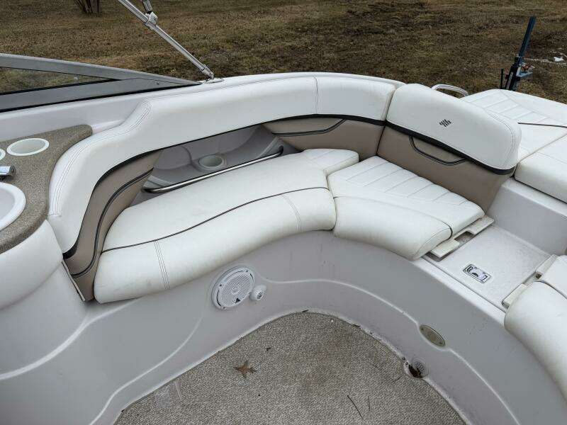 2005 Four Winns 250 Horizon