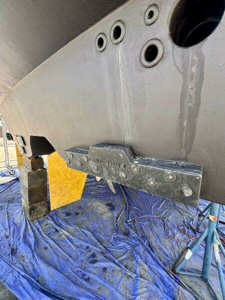 2005 Pacific Mariner 85