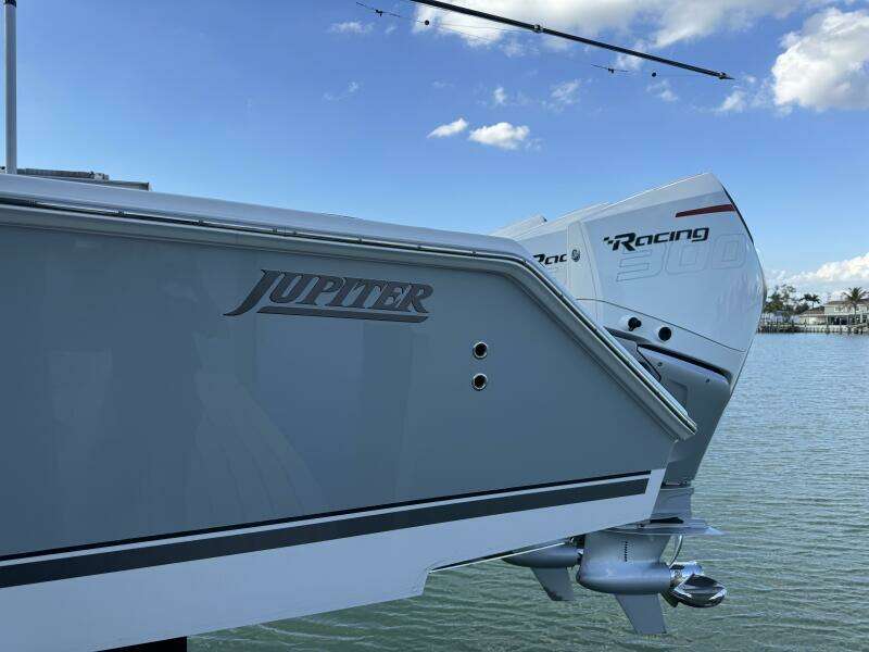 2024 Jupiter 38 HFS