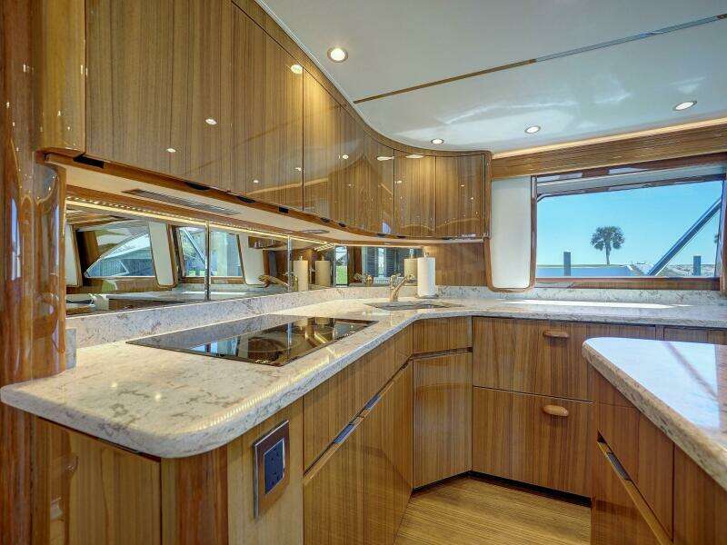 2017 Viking 52 Convertible 