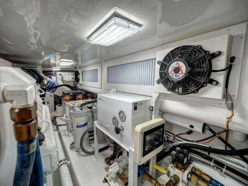 2017 Viking 52 Convertible 