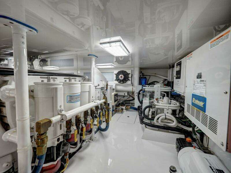 2017 Viking 52 Convertible 