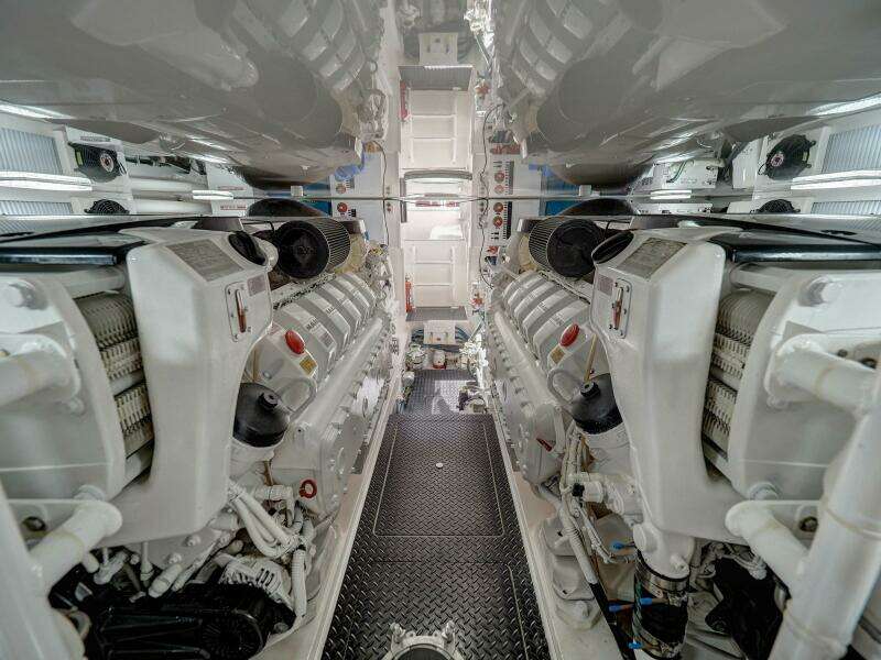 2017 Viking 52 Convertible 