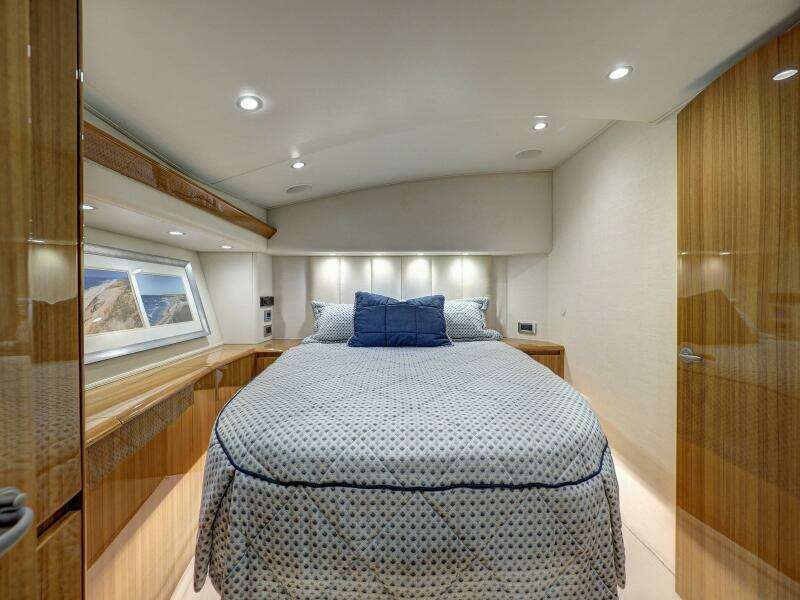 2017 Viking 52 Convertible 