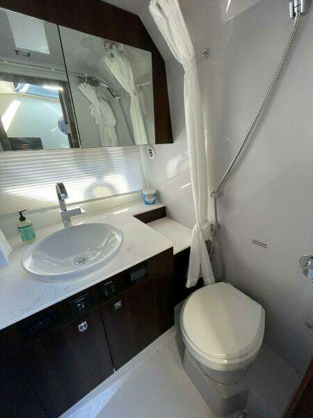 Cruisers Yachts 38 GLS -