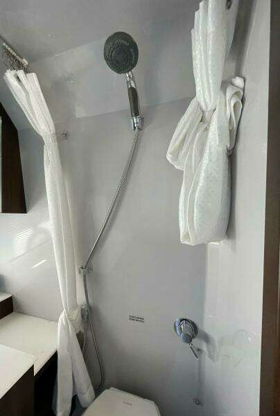 Cruisers Yachts 38 GLS -