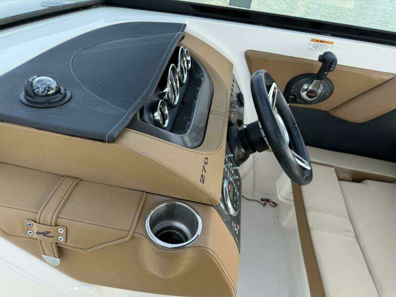 2015 Sea Ray 270 Sundeck