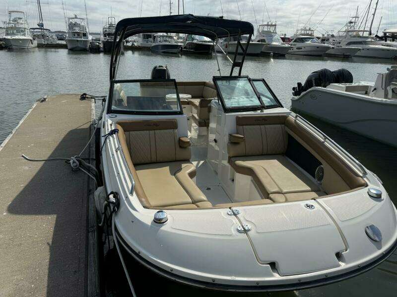 2015 Sea Ray 270 Sundeck