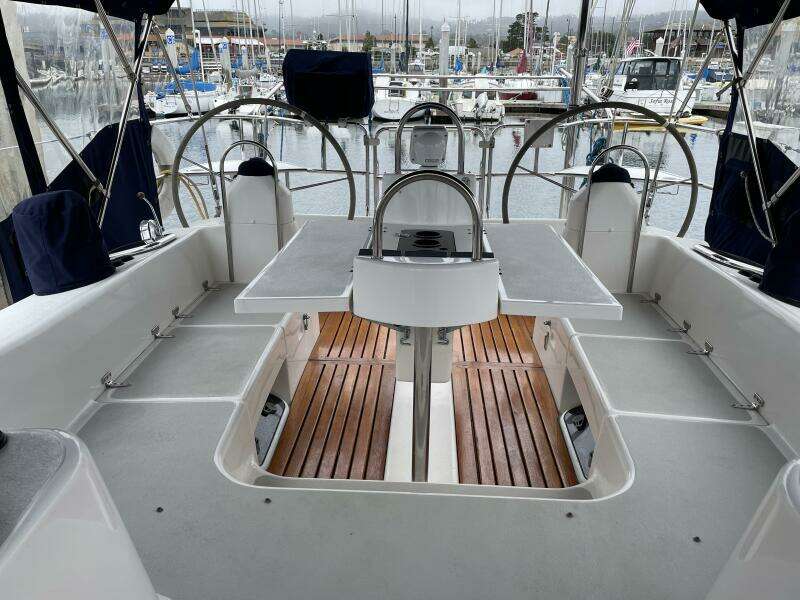 2005 Catalina 470