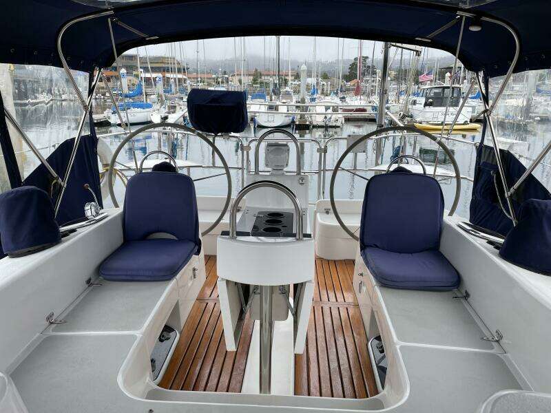 2005 Catalina 470