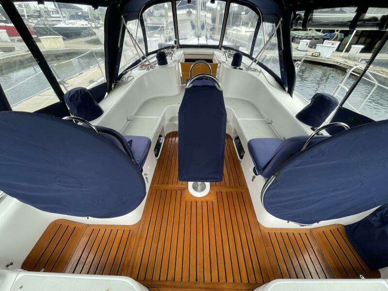 2005 Catalina 470