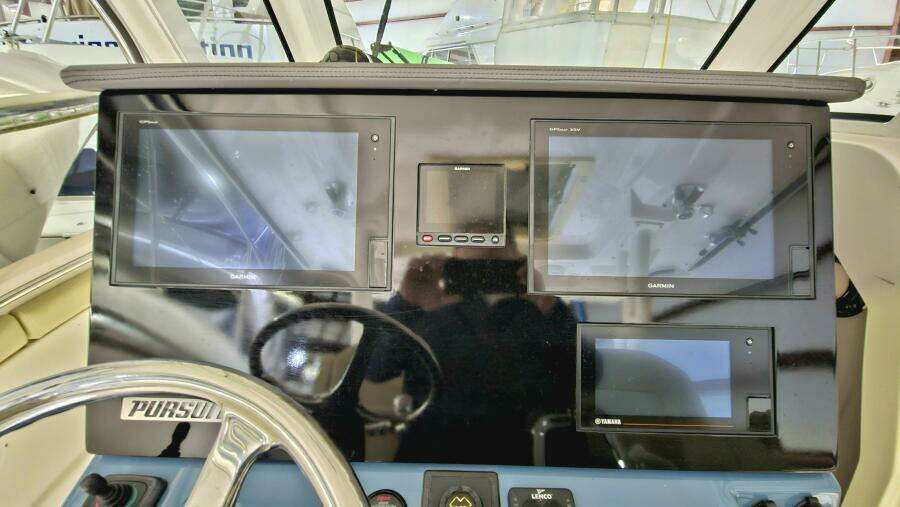 2018 Pursuit 328 Sport