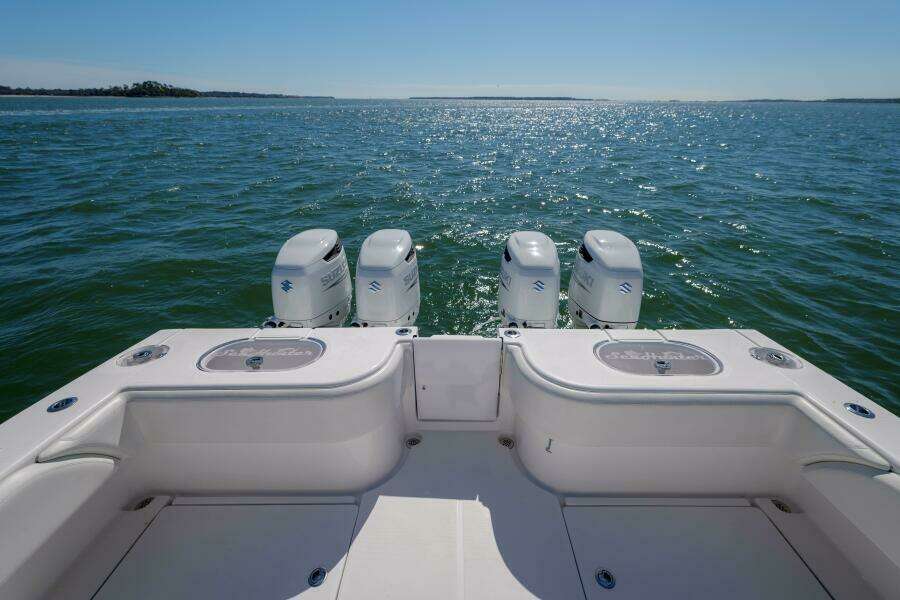 SeaHunter 38 Reel Escape- Engines & Livewell