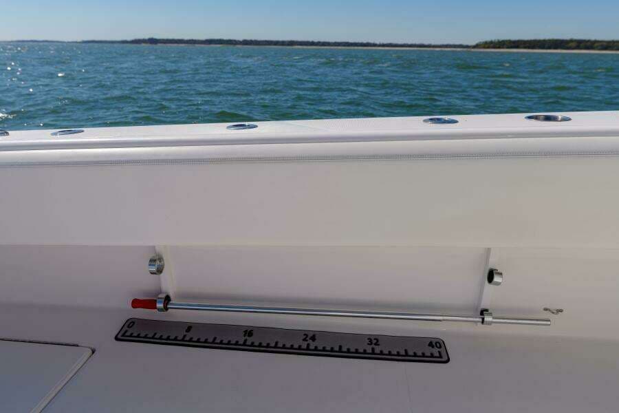 SeaHunter 38 Reel Escape- Gunwale