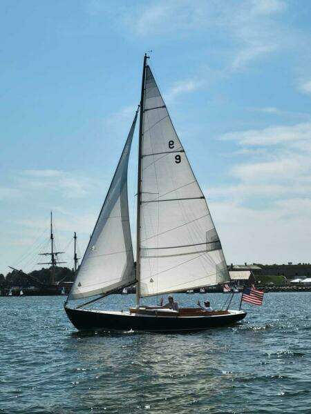 1985 Herreshoff Alerion 26