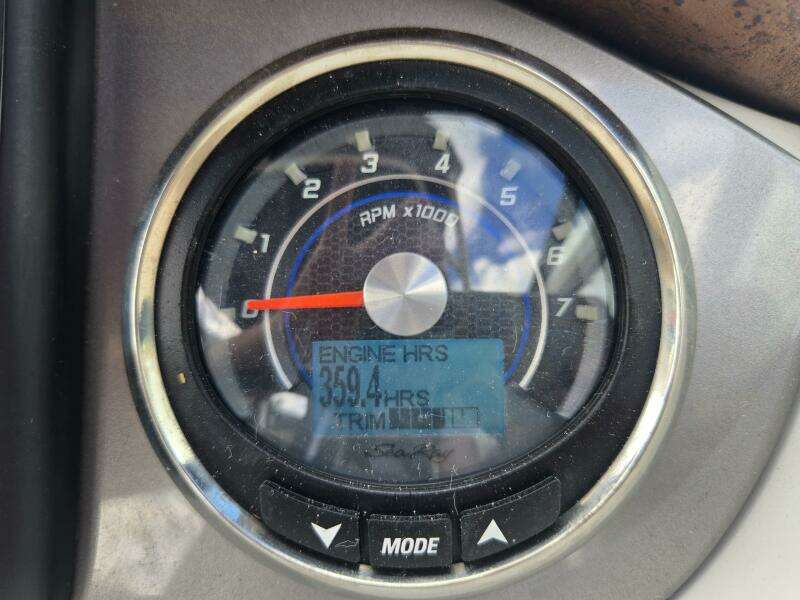 2016 Sea Ray 270 Sundeck Outboard