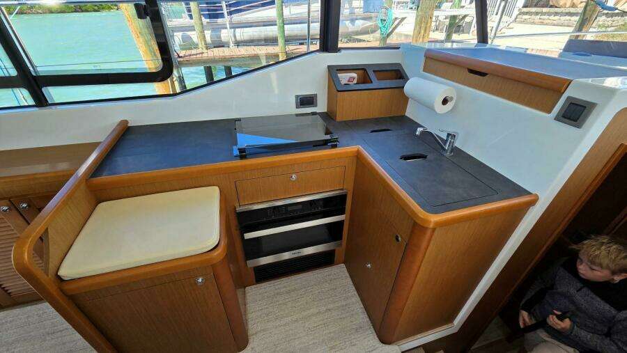 2019 Beneteau Swift Trawler 35
