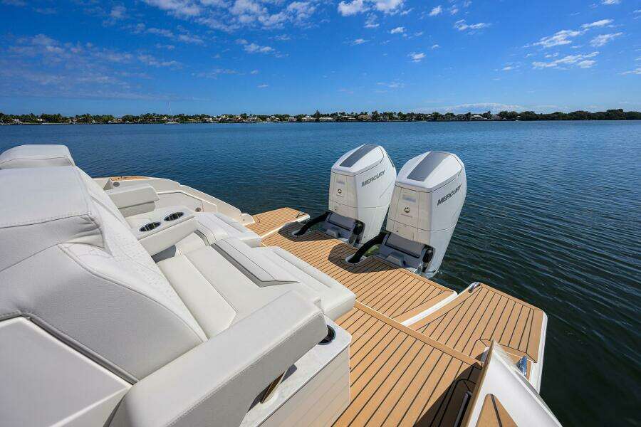 Tiara 43 - Aft Deck