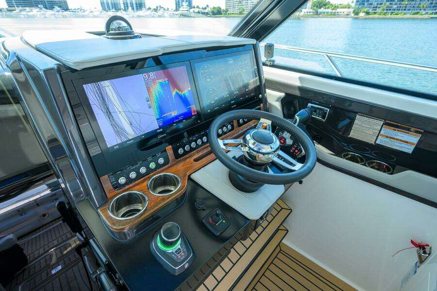 Tiara 43 - Helm Electronics 