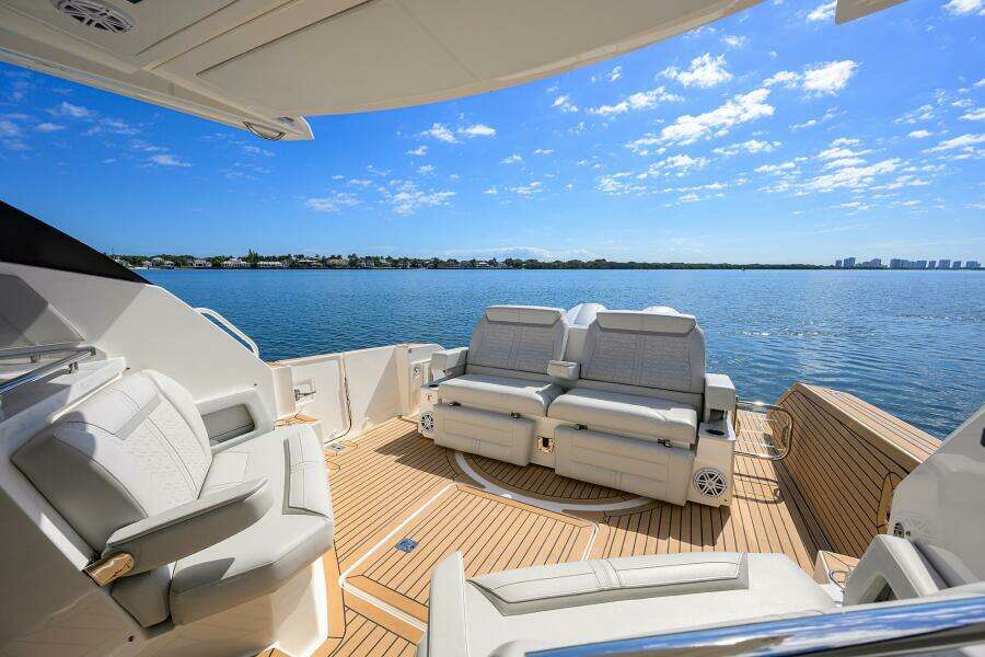 Tiara 43 - Aft Deck Seating