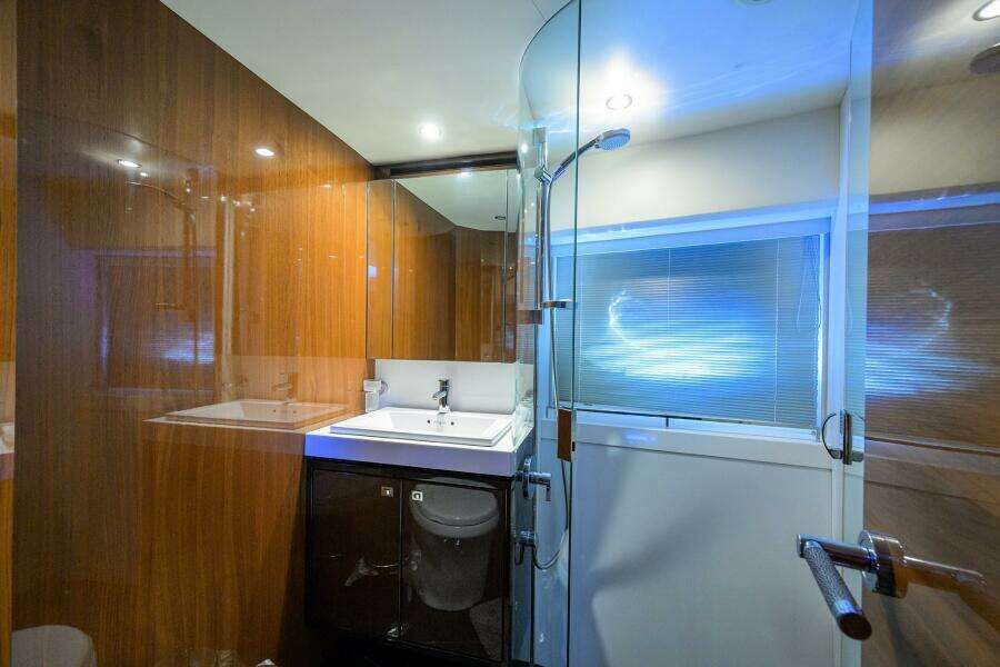 Princess 72 Joint Credit II - Interior Stateroom Head