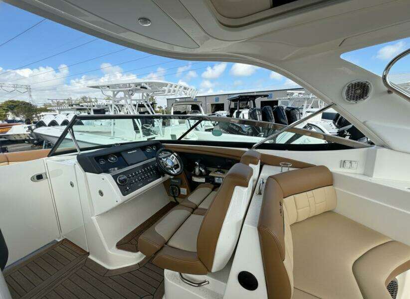 2015 Sea Ray SLX 350