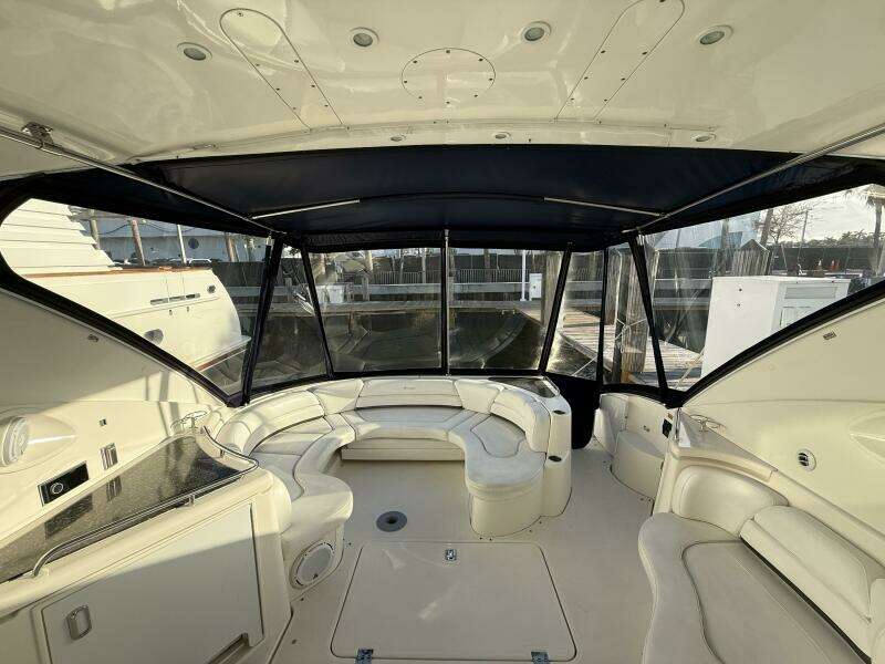 2007 Cruisers Yachts 560 Express