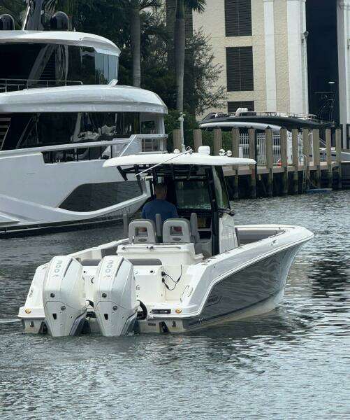 2024 Boston Whaler 280 Outrage