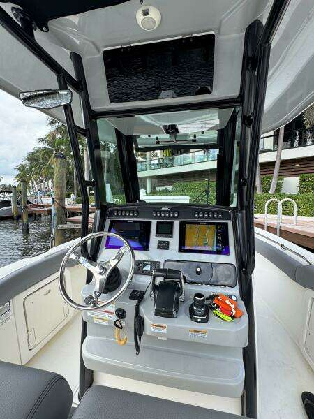 2024 Boston Whaler 280 Outrage