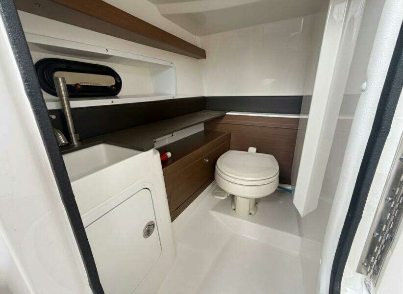 2018 Sea Ray SDX 290 Outboard