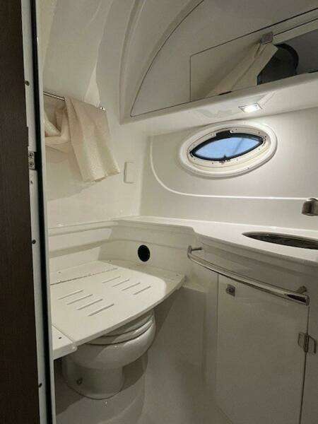 2018 Monterey 335 Sport Yacht