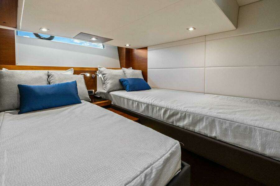 2018 Tiara Yachts C44