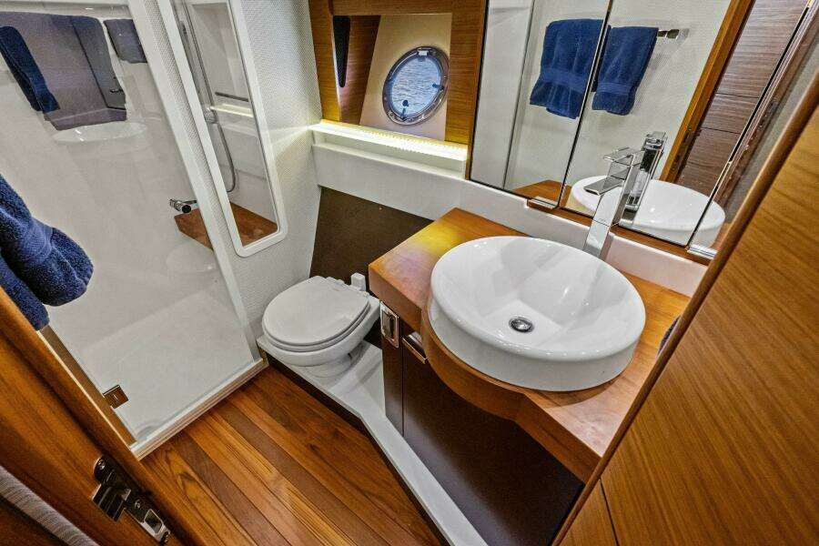 2018 Tiara Yachts C44