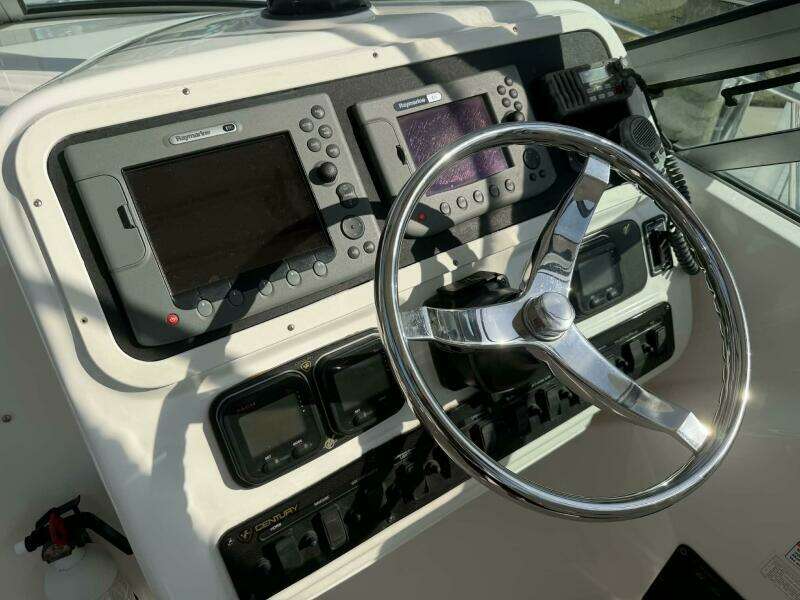 2007 Century 3200 WA