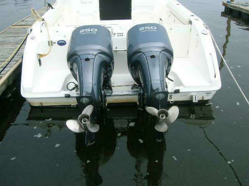 2007 Century 3200 WA