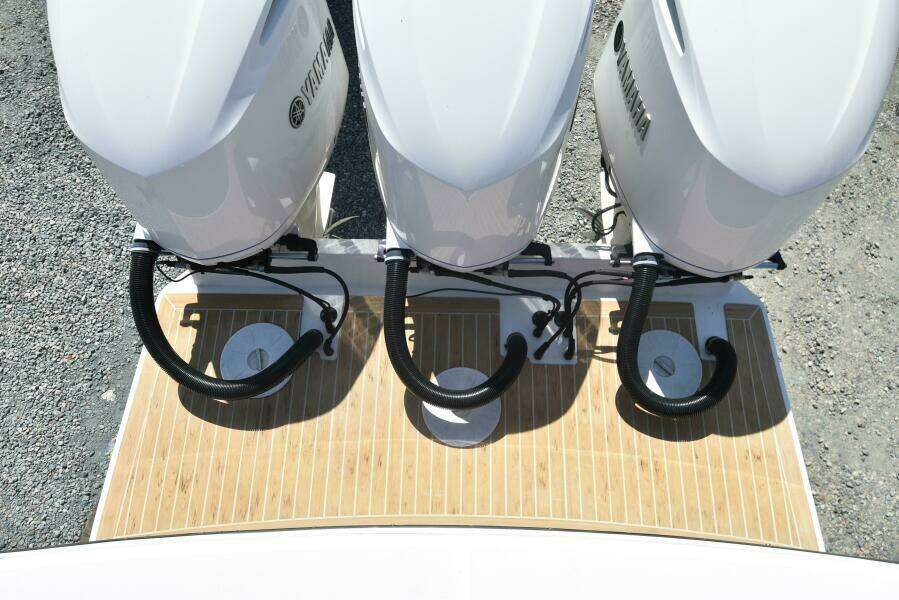 2018 Regulator 34 SS