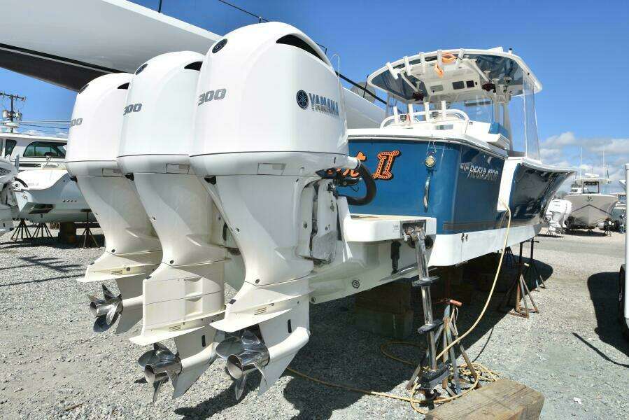 2018 Regulator 34 SS