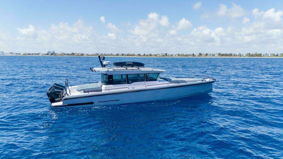 2024 Axopar 37 XC Cross Cabin